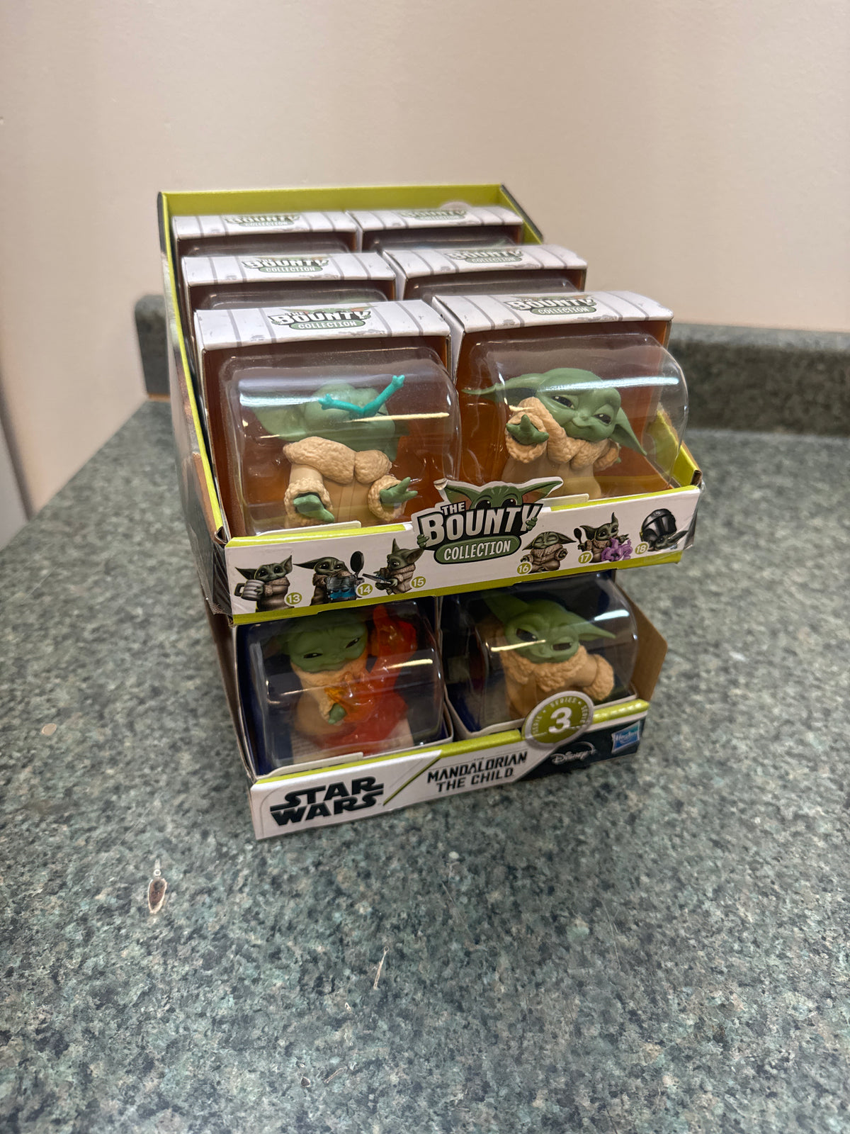 Star Wars Grogu The Child Bounty Collection Series 1 & 2 – Complete 12-Figure Set with Display Box