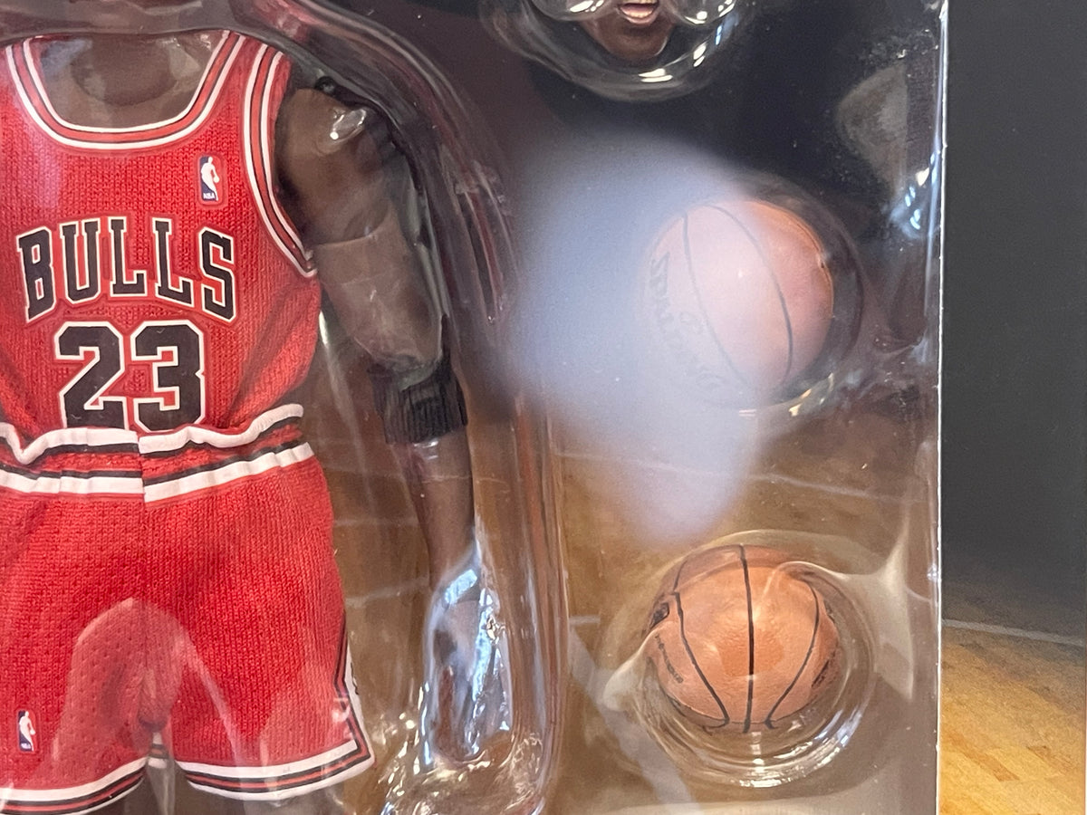 Michael Jordan アクションフィギュア MAFEX 100 Amazon.co.jp: MAFEX マフェックス No.100 Michael Jordan