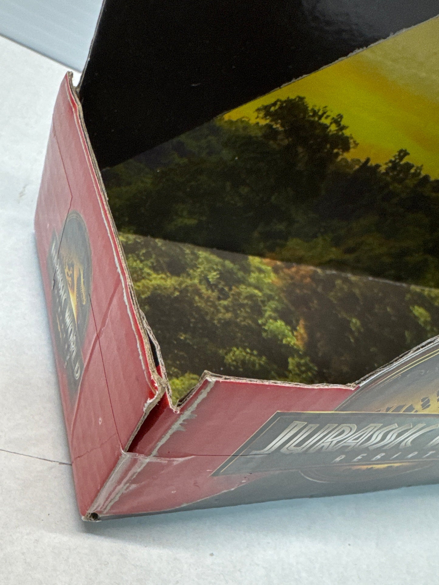 Jurassic World Rebirth Gigantic Thrashers Tyrannotitan Figure