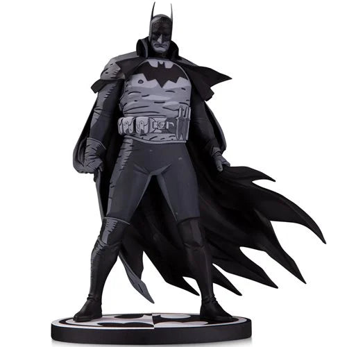 Batman Black & White Gotham by Gaslight by Mike Mignola 1:10 Scale Resin Statue (A)