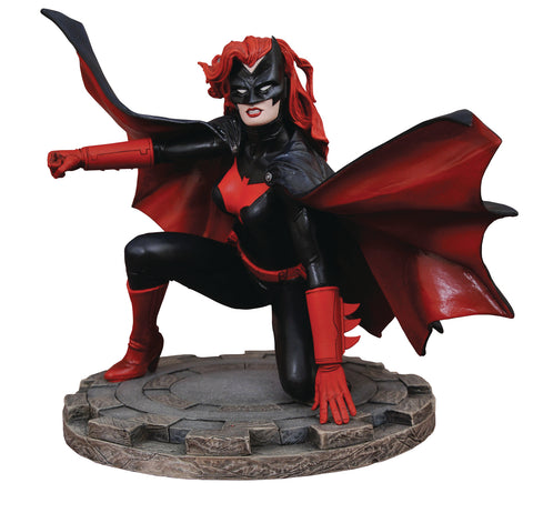 DC Gallery Batwoman PVC Diorama