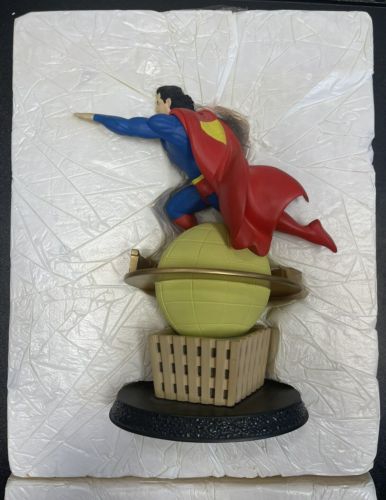 DC Superheroes Modern Collection 96 Superman "In A Single Bound" Statue