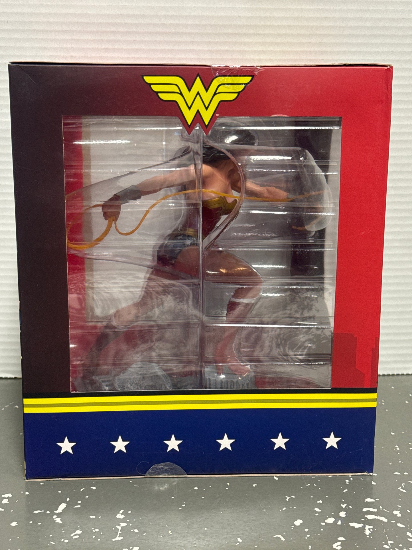 DC Comics Gallery Diorama Wonder Woman