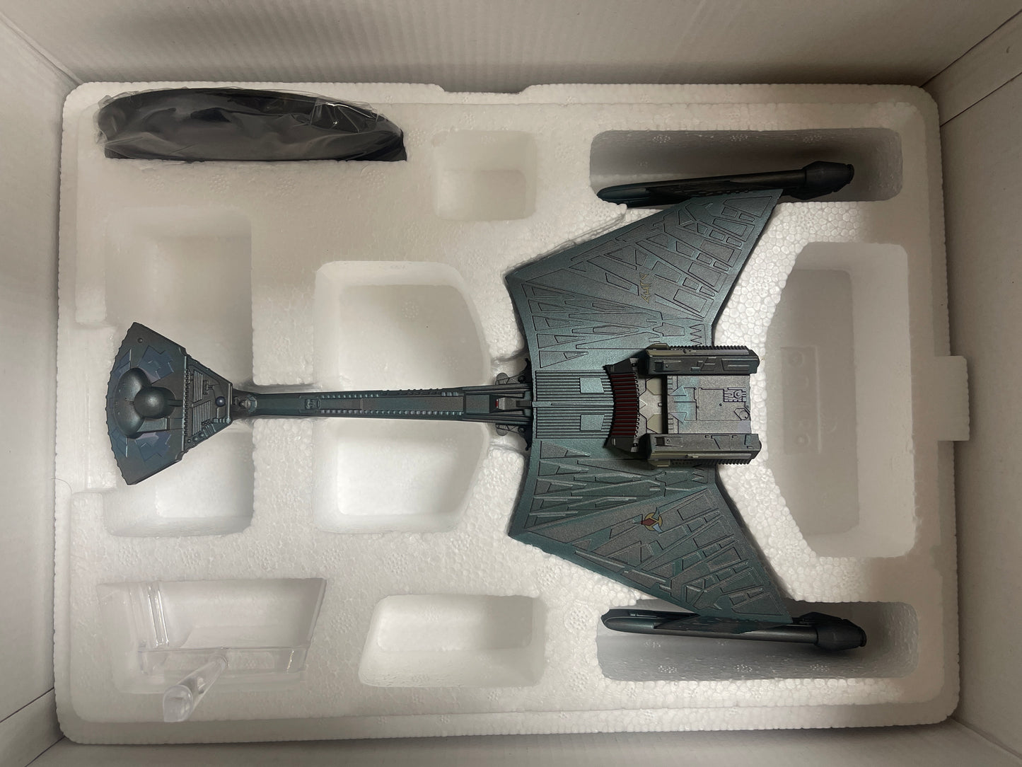 Eaglemoss "K'T'inga Klingon Battle Cruiser" XL18 Star Trek Starships