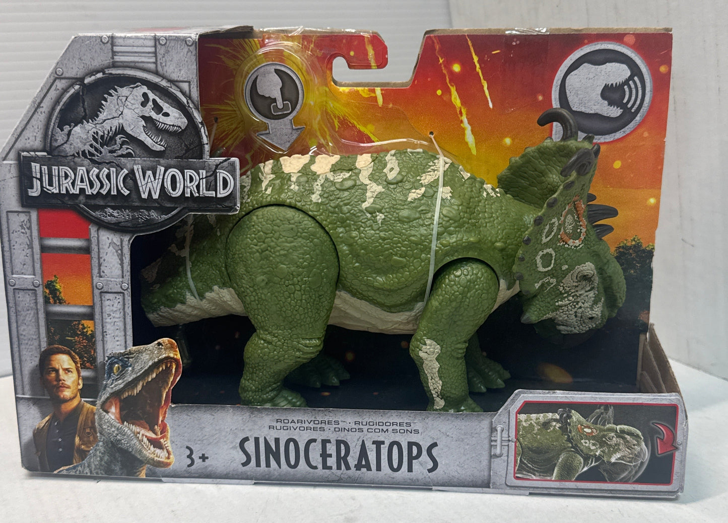 Jurassic World SINOCERATOPS with Head Action