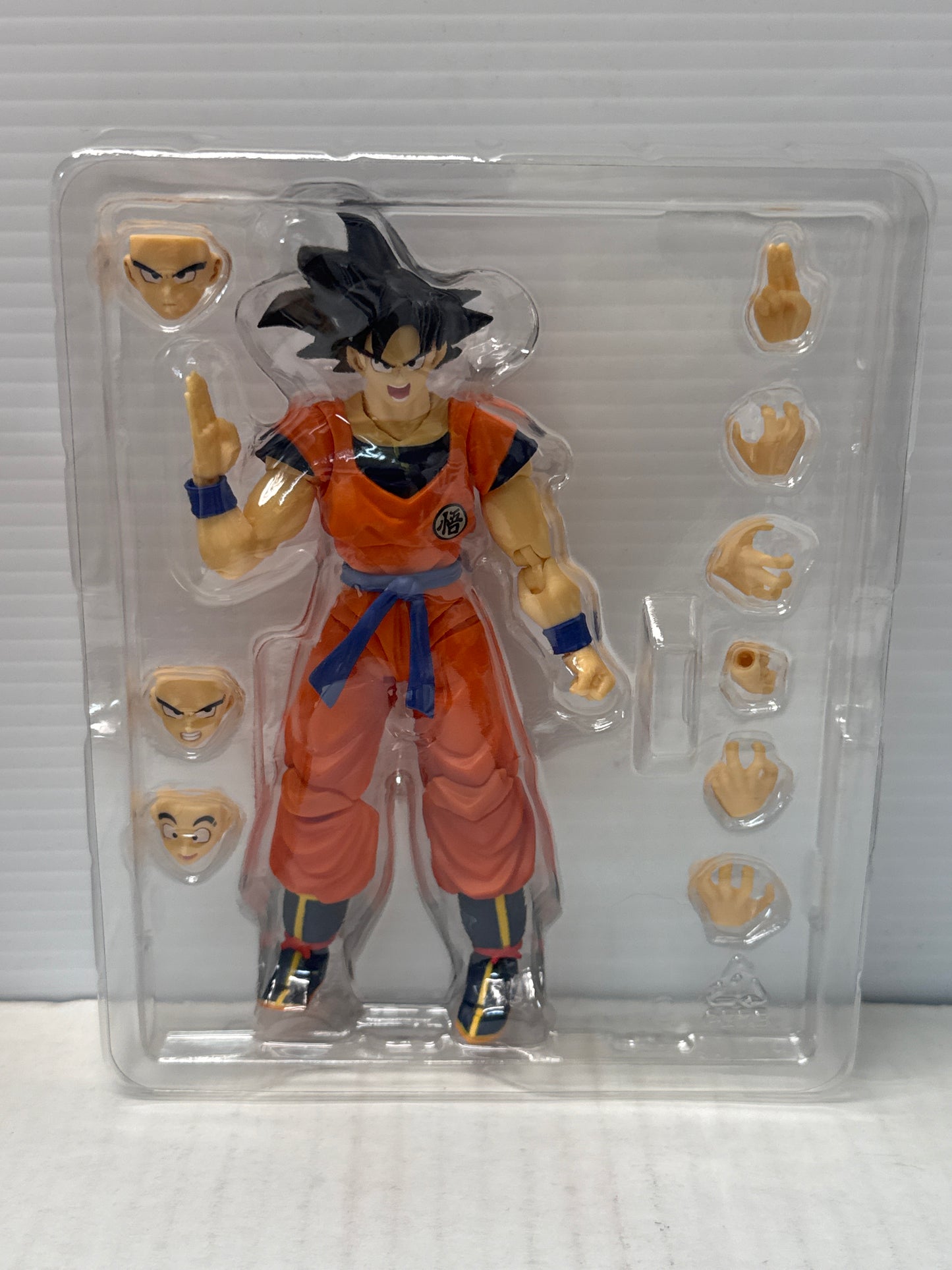 Son Goku A Saiyan Raised On Earth - S.H.Figuarts - Open Box Complete - Dragonball Z Action Figure