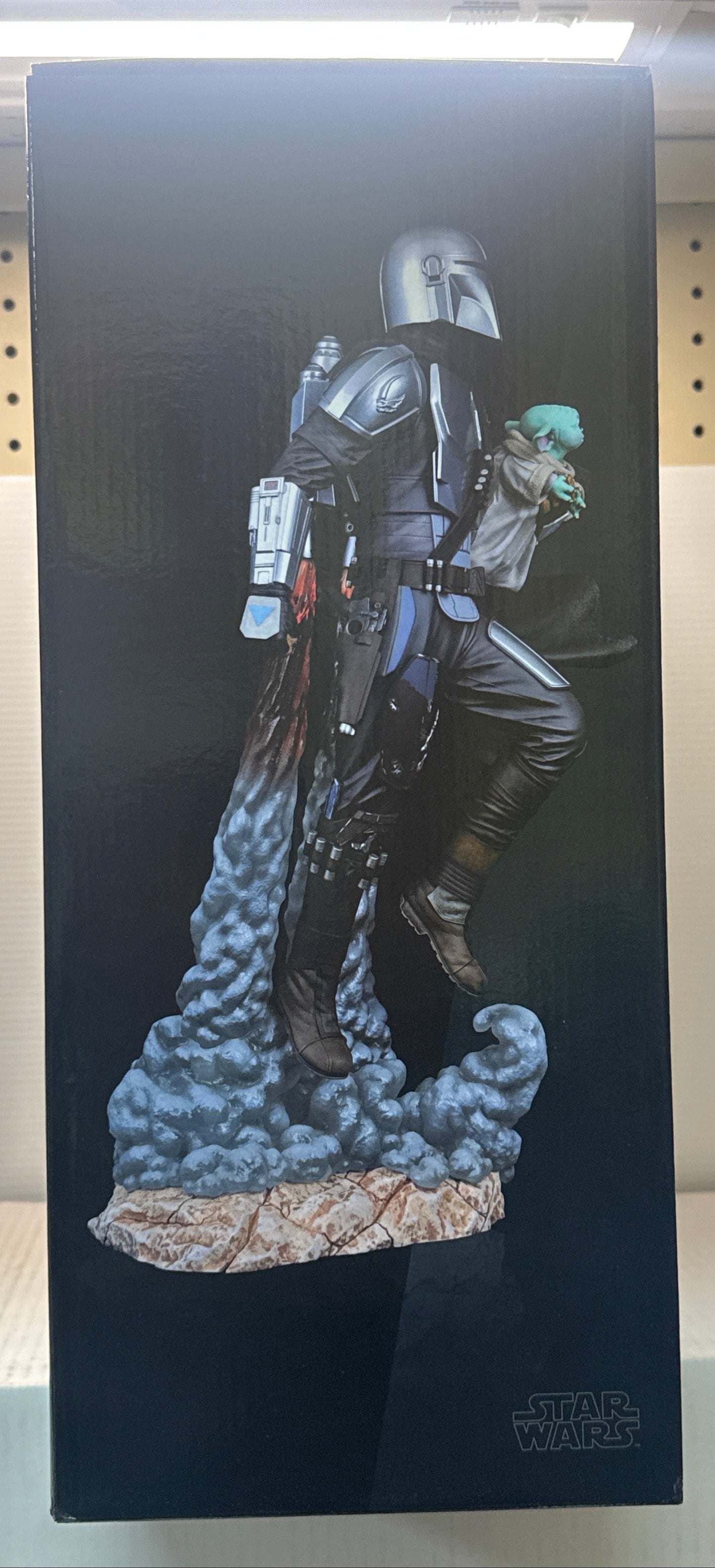 Star Wars Milestones: The Mandalorian & Grogu Statue 455/1000