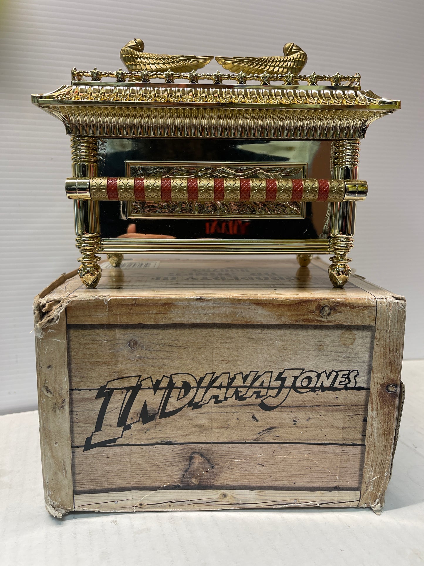 Indiana Jones RAIDERS OF THE LOST ARK 1:6 Ark of the Covenant 2008 Hasbro
