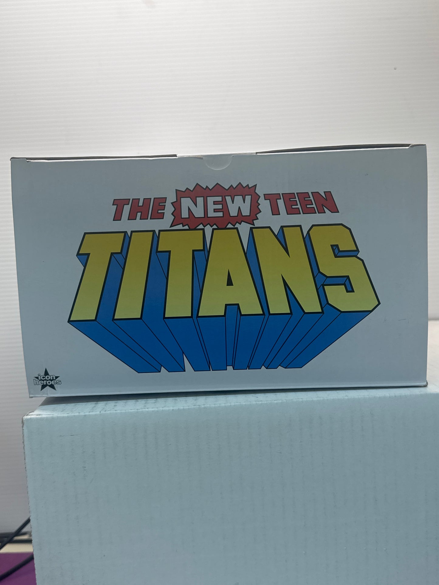 Teen Titans Cyborg 1/9 Scale Statue Figure Limited Edition Icon Heroes 0125/1000