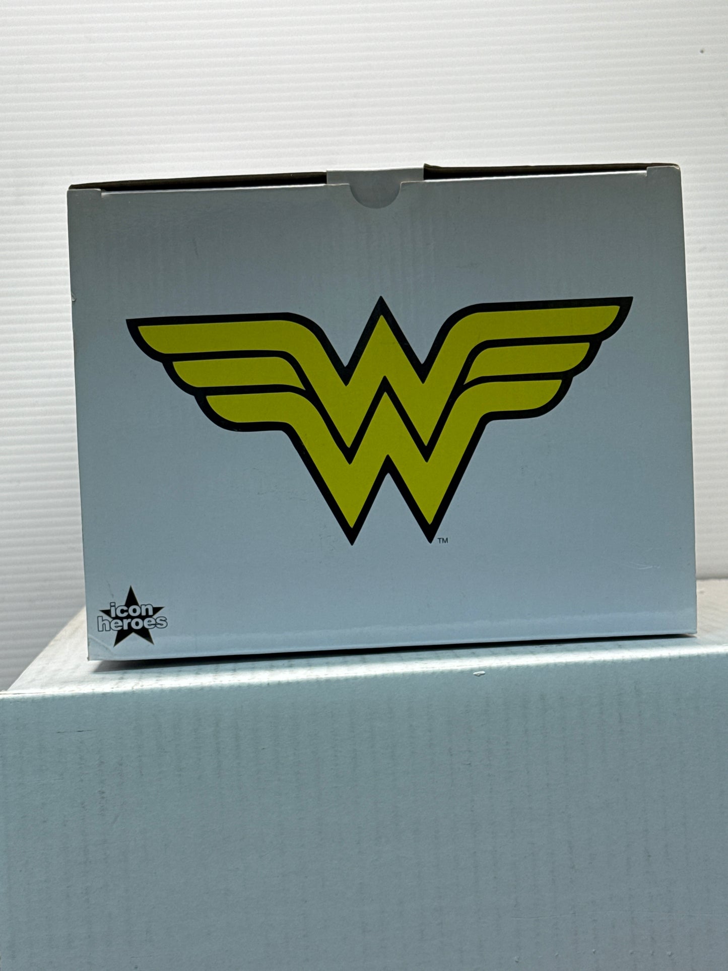 Wonder Woman Collectible Statue Game Stop Exclusive 1946/5004