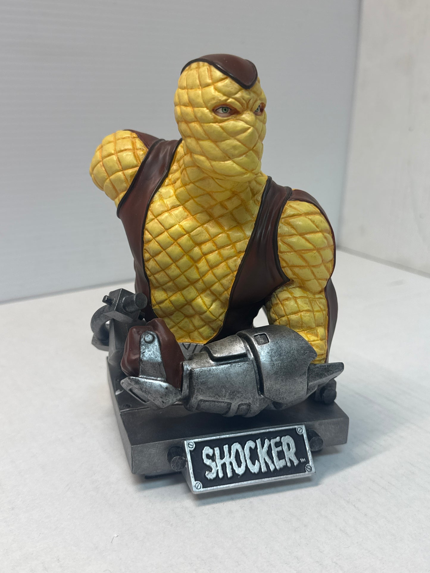 Art Asylum's Rogues' Gallery Shocker 6-Inch Bust #132/7500