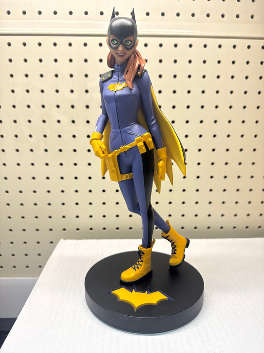 DESIGNER SERIES BATGIRL STATUE LIMITED EDITION #0778/5200
