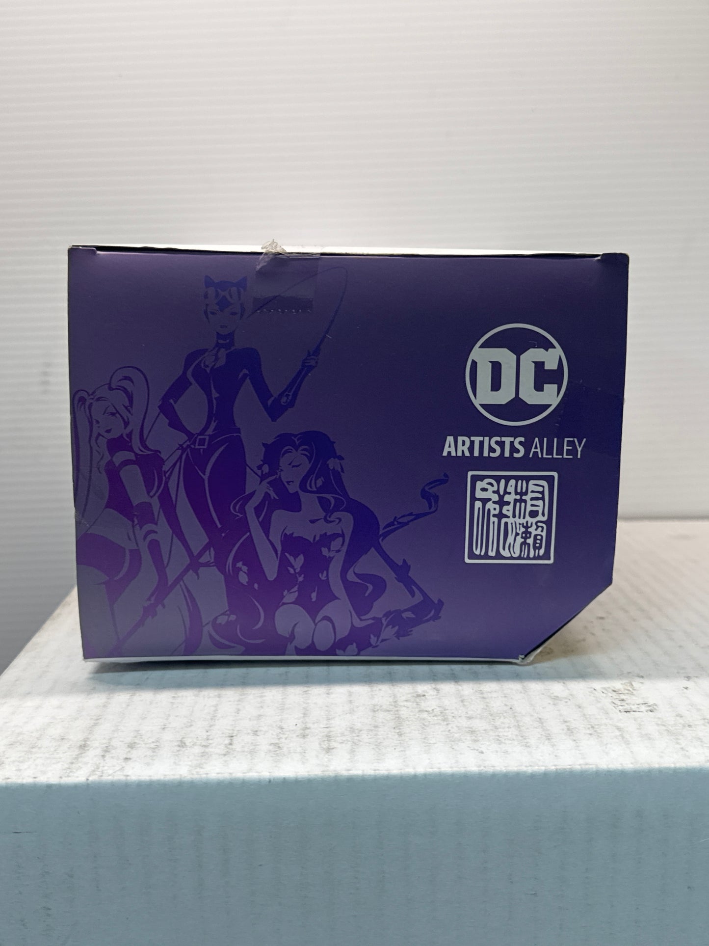 DC Artists Alley Catwoman Sho Murase Iridescent Variant BAM Exclusive Figure