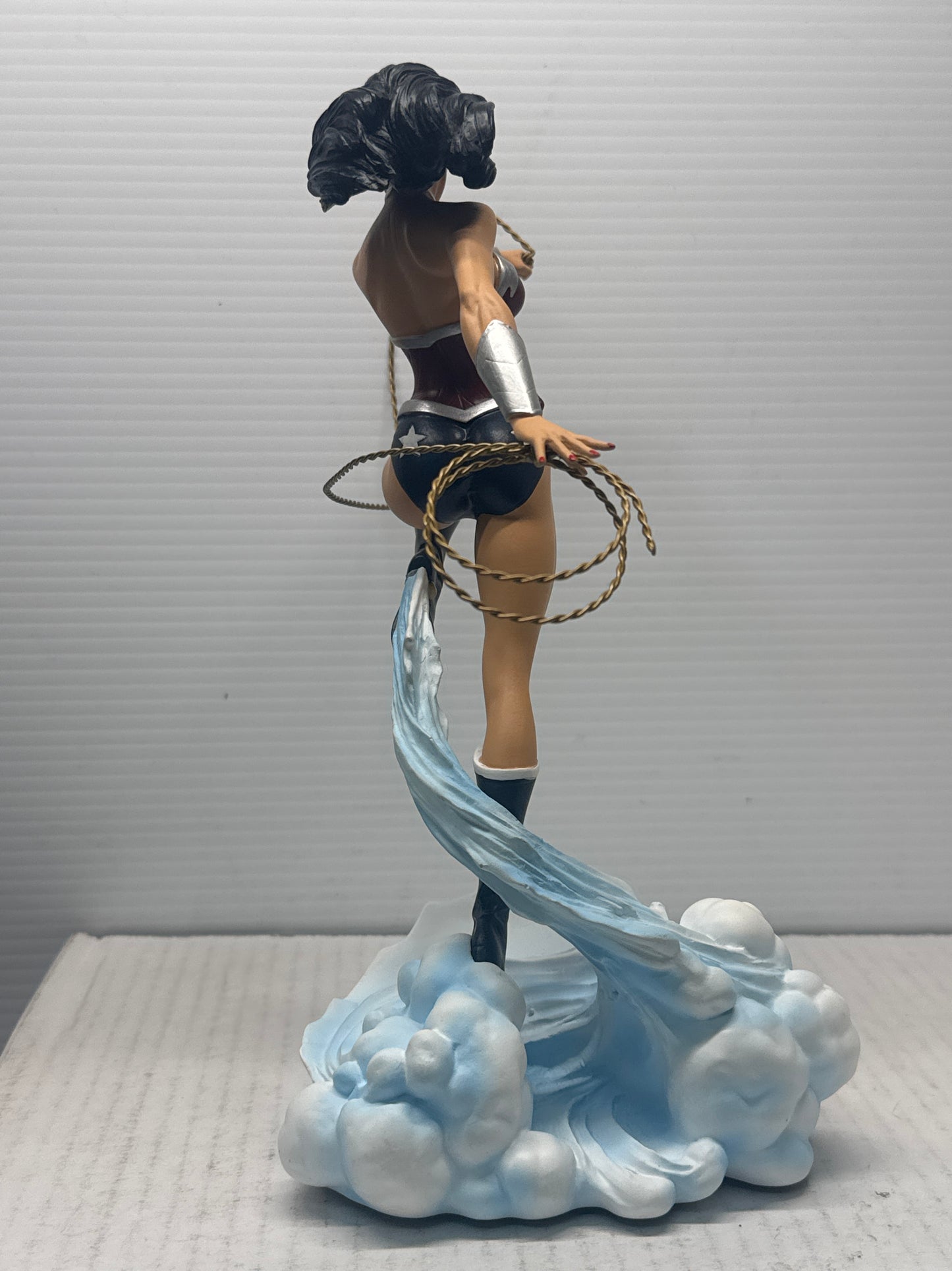 Wonder Woman Statue 52! Cover Girls DC Universe  DC Direct Sam Greenwell
