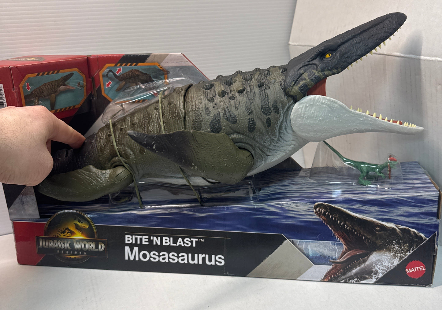 Jurassic World Rebirth BITE 'N BLAST MOSASAURUS Interactive Dinosaur Figure
