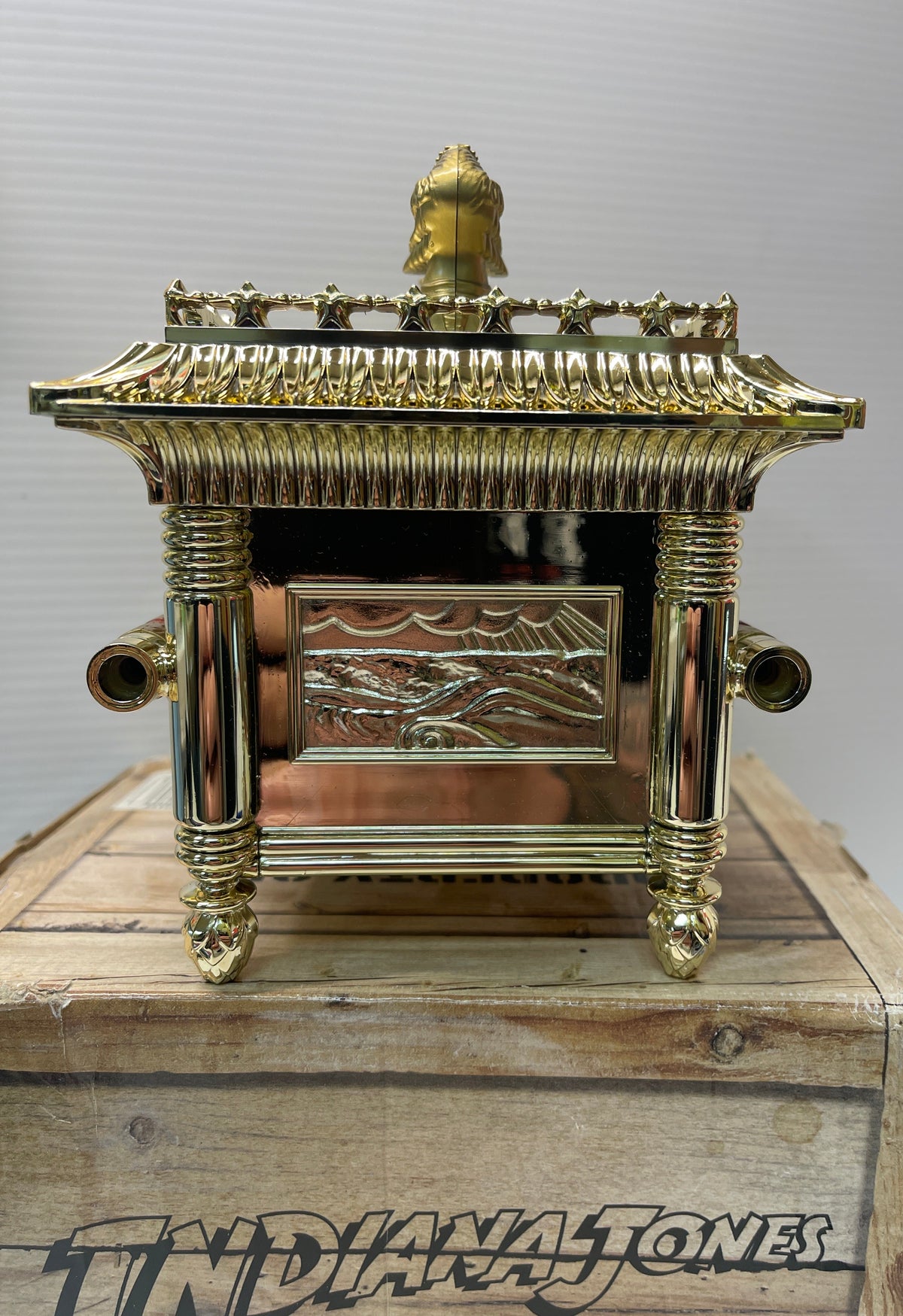 Indiana Jones RAIDERS OF THE LOST ARK 1:6 Ark of the Covenant 2008 Hasbro