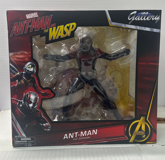 Ant-Man and The Wasp PVC Diorama Statue Diamond Select