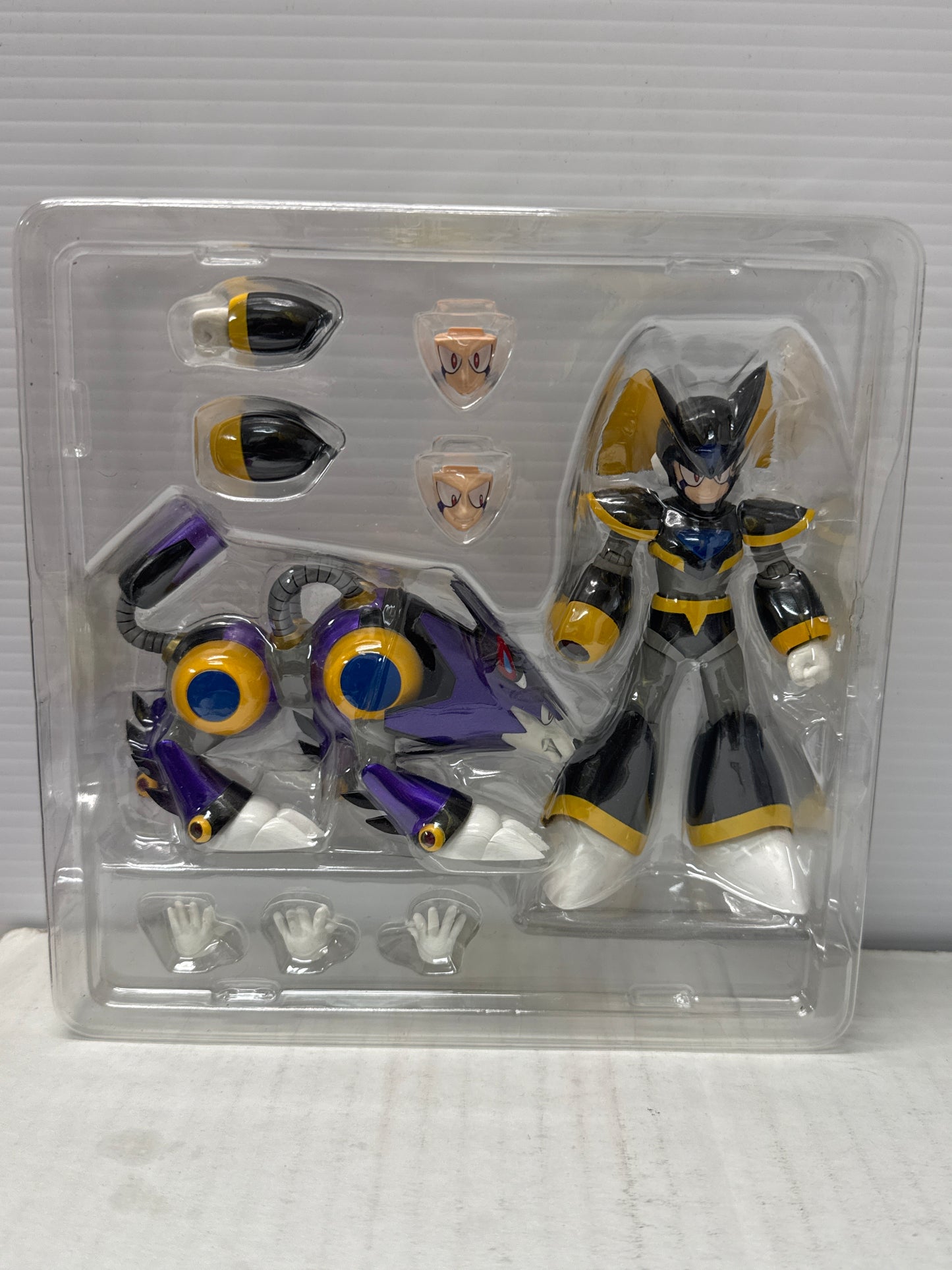 OPEN BOX COMPLETE - Bandai D-arts Megaman Bass Forte and Treble Action Figure