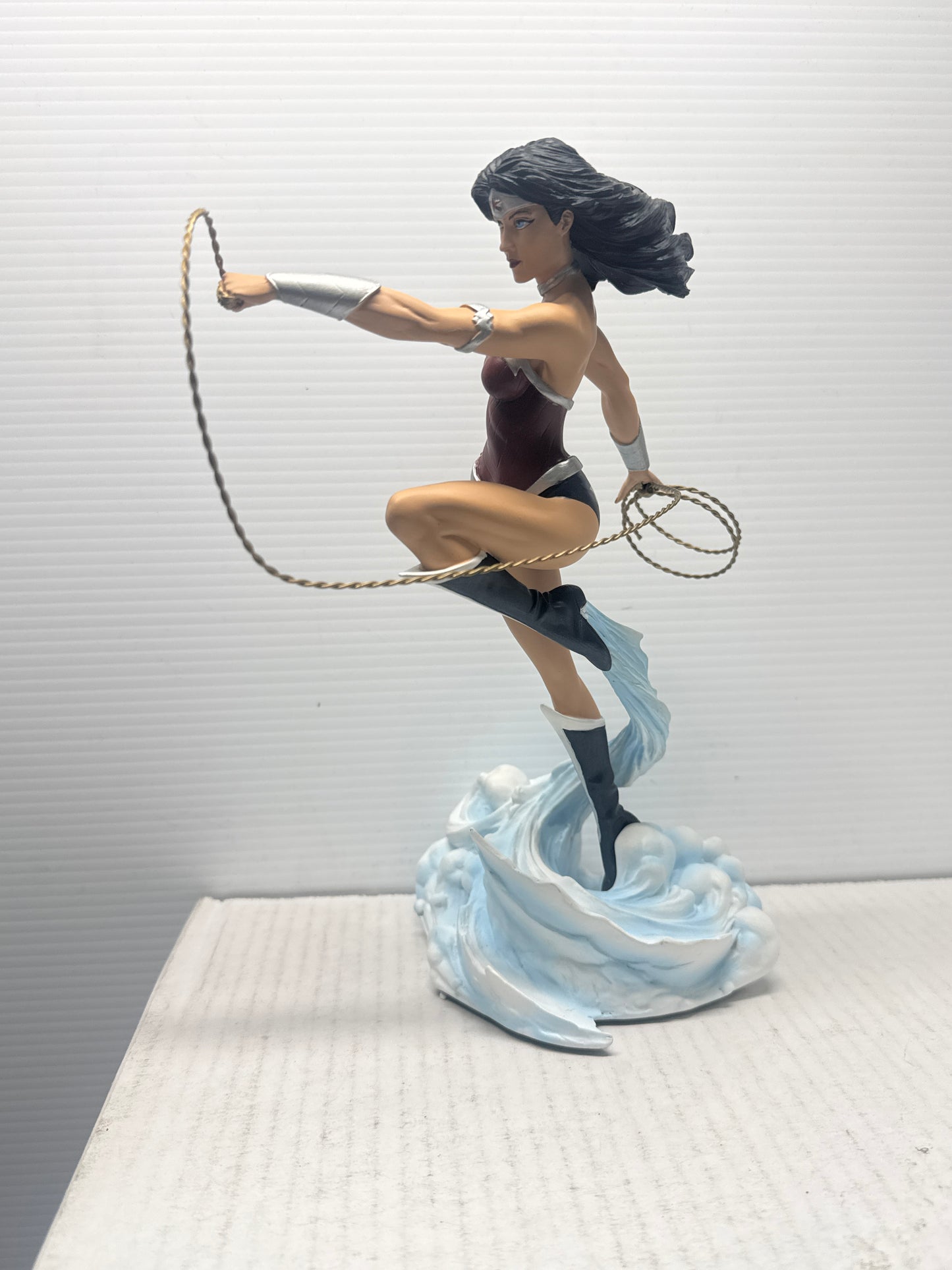 Wonder Woman Statue 52! Cover Girls DC Universe  DC Direct Sam Greenwell