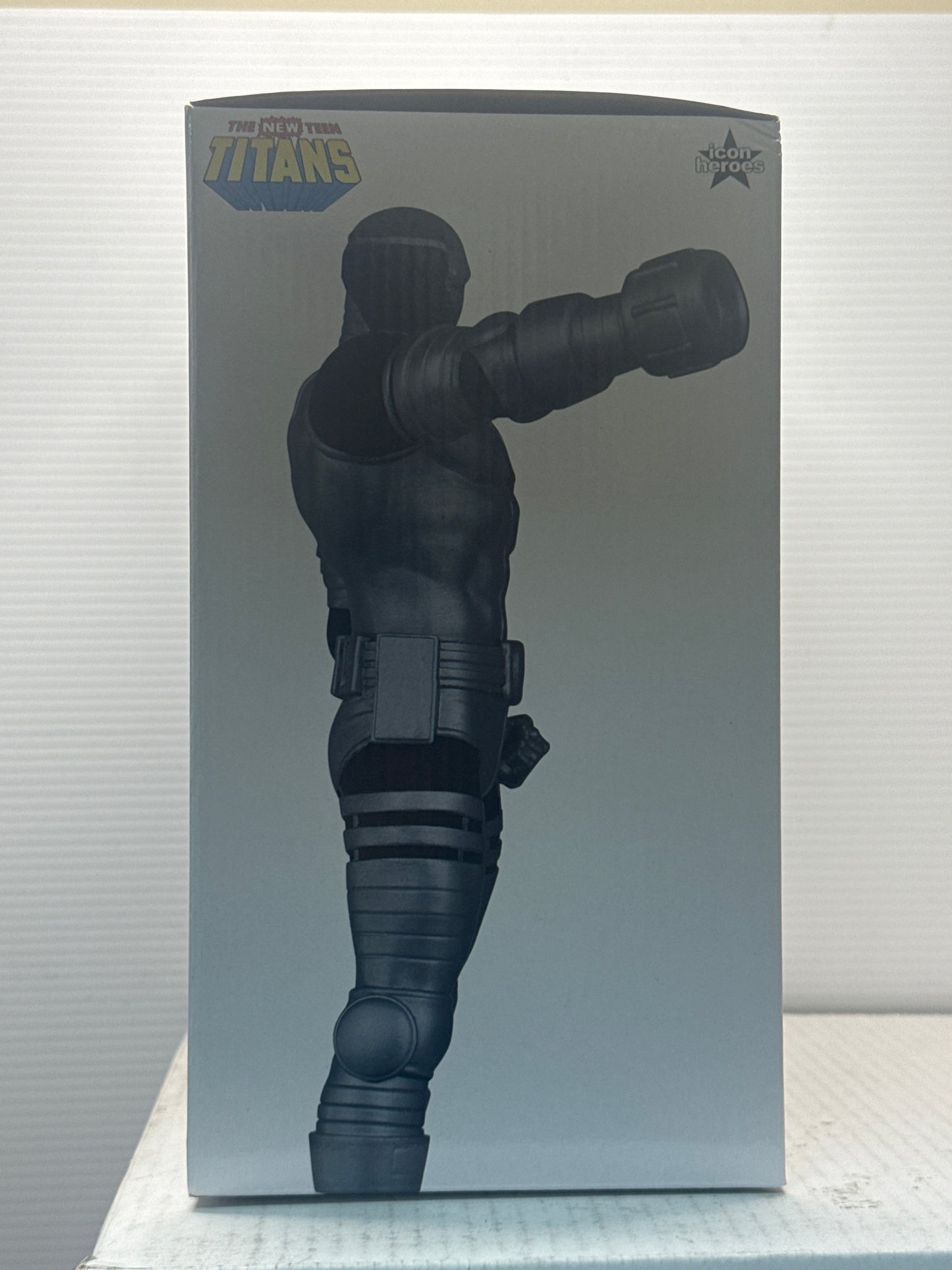 Teen Titans Cyborg 1/9 Scale Statue Figure Limited Edition Icon Heroes 0125/1000