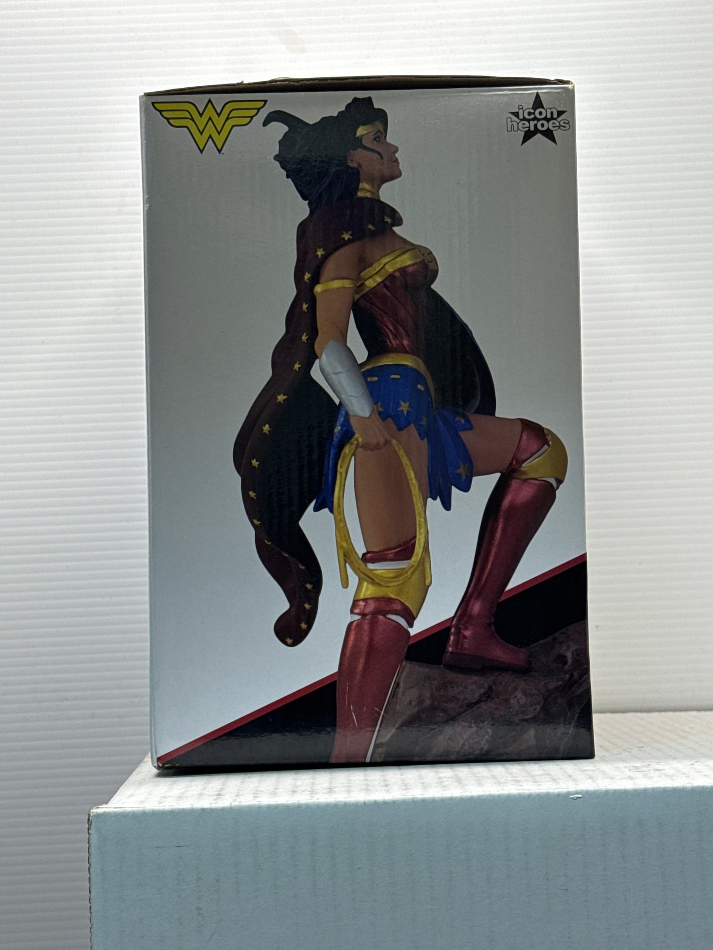 Wonder Woman Collectible Statue Game Stop Exclusive 1946/5004