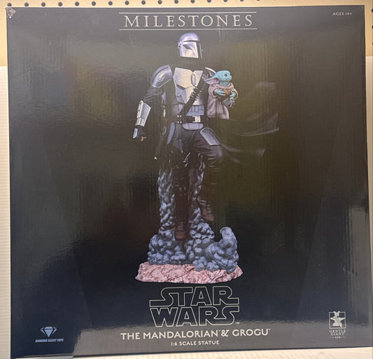 Star Wars Milestones: The Mandalorian & Grogu Statue 455/1000