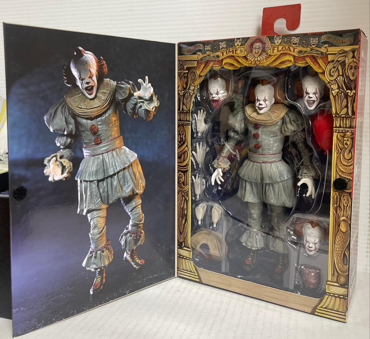 ULTIMATE PENNYWISE IT Welcome to Derry 7" inch Action Figure