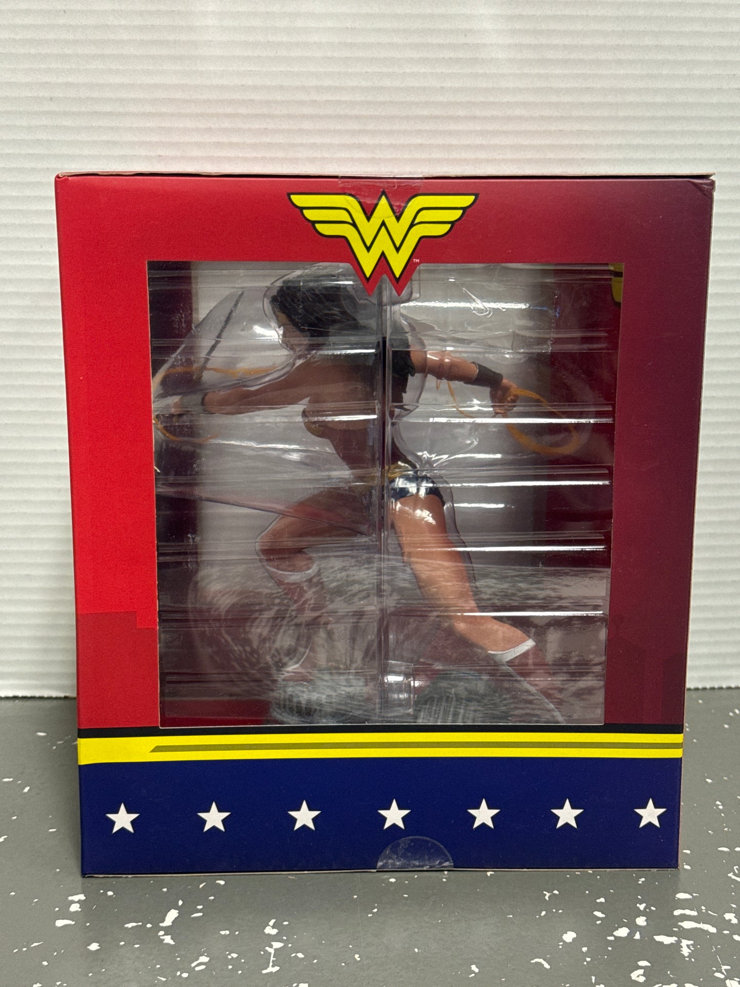 DC Comics Gallery Diorama Wonder Woman