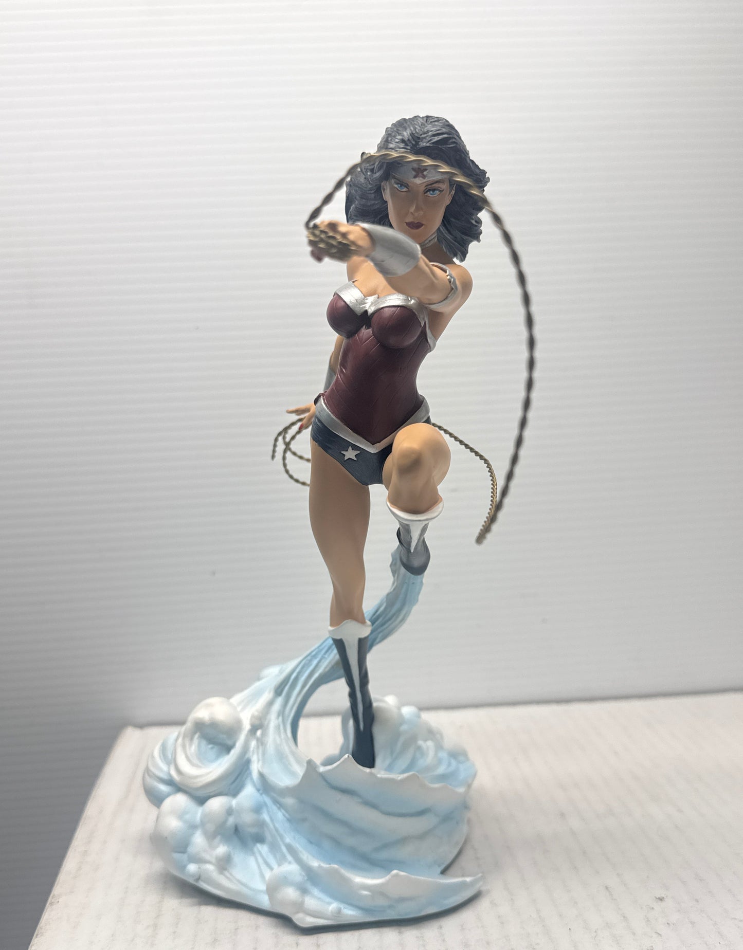 Wonder Woman Statue 52! Cover Girls DC Universe  DC Direct Sam Greenwell