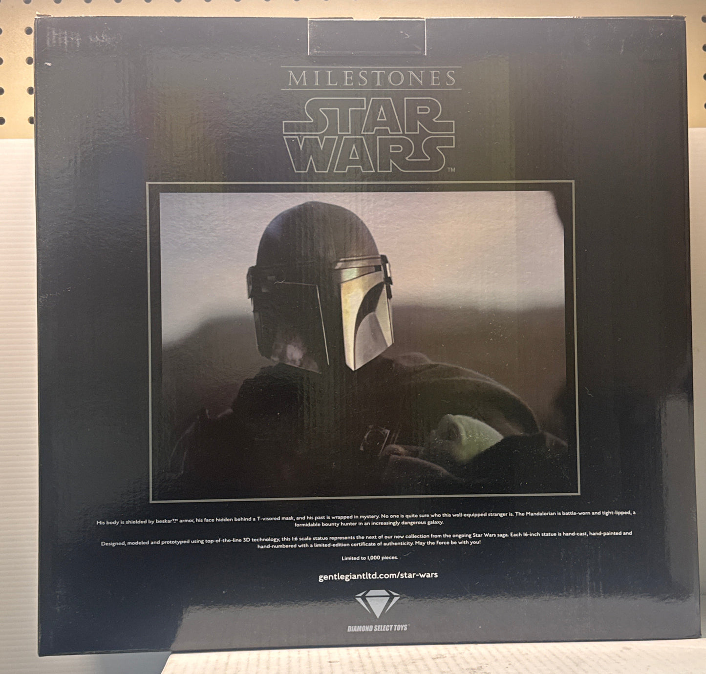 Star Wars Milestones: The Mandalorian & Grogu Statue 455/1000