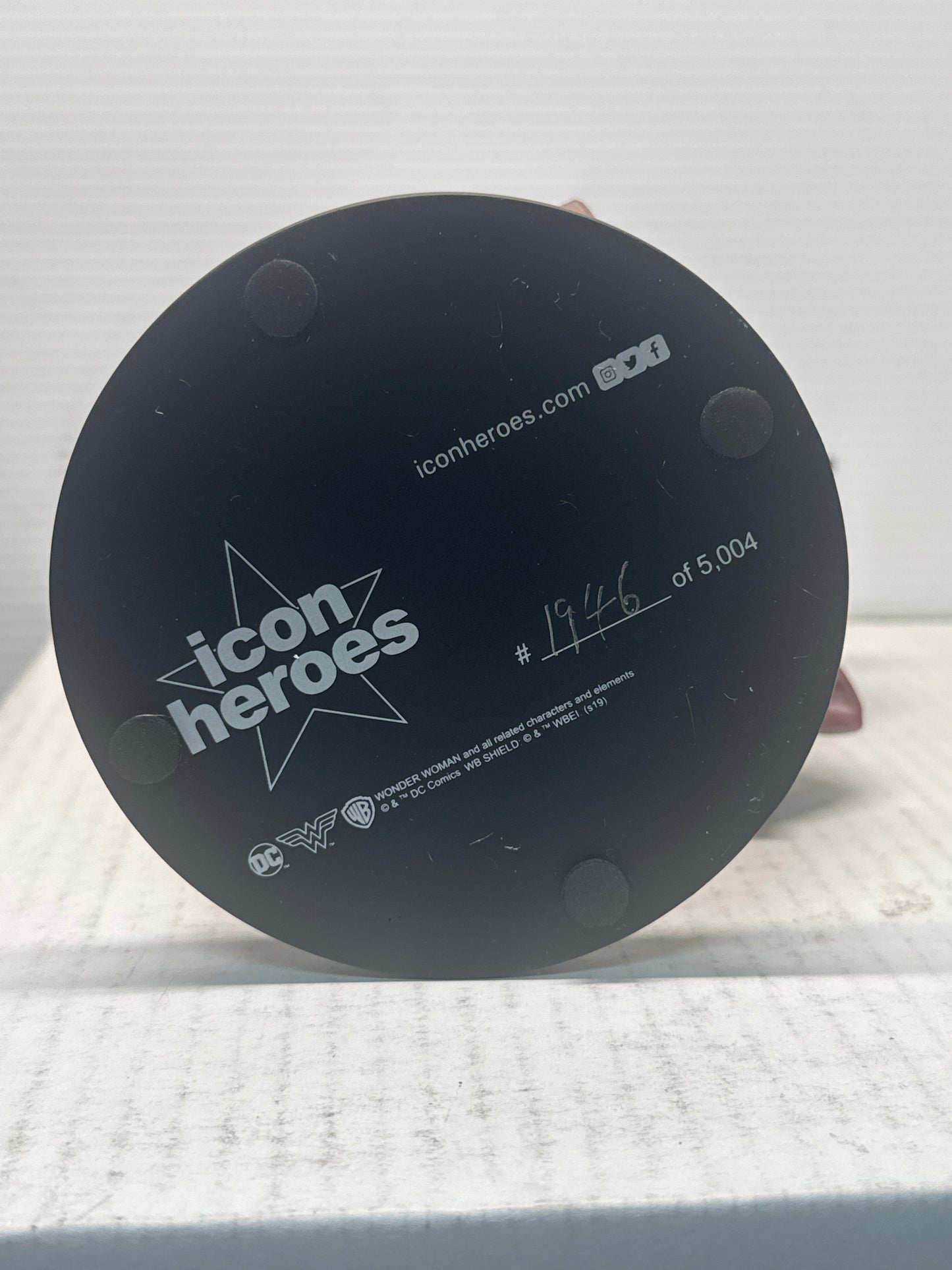 Wonder Woman Collectible Statue Game Stop Exclusive 1946/5004