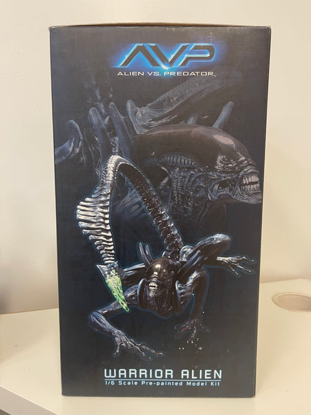 ArtFX Alien VS Predator Warrior Alien 1/6 Scale Pre-Painted Model Kit