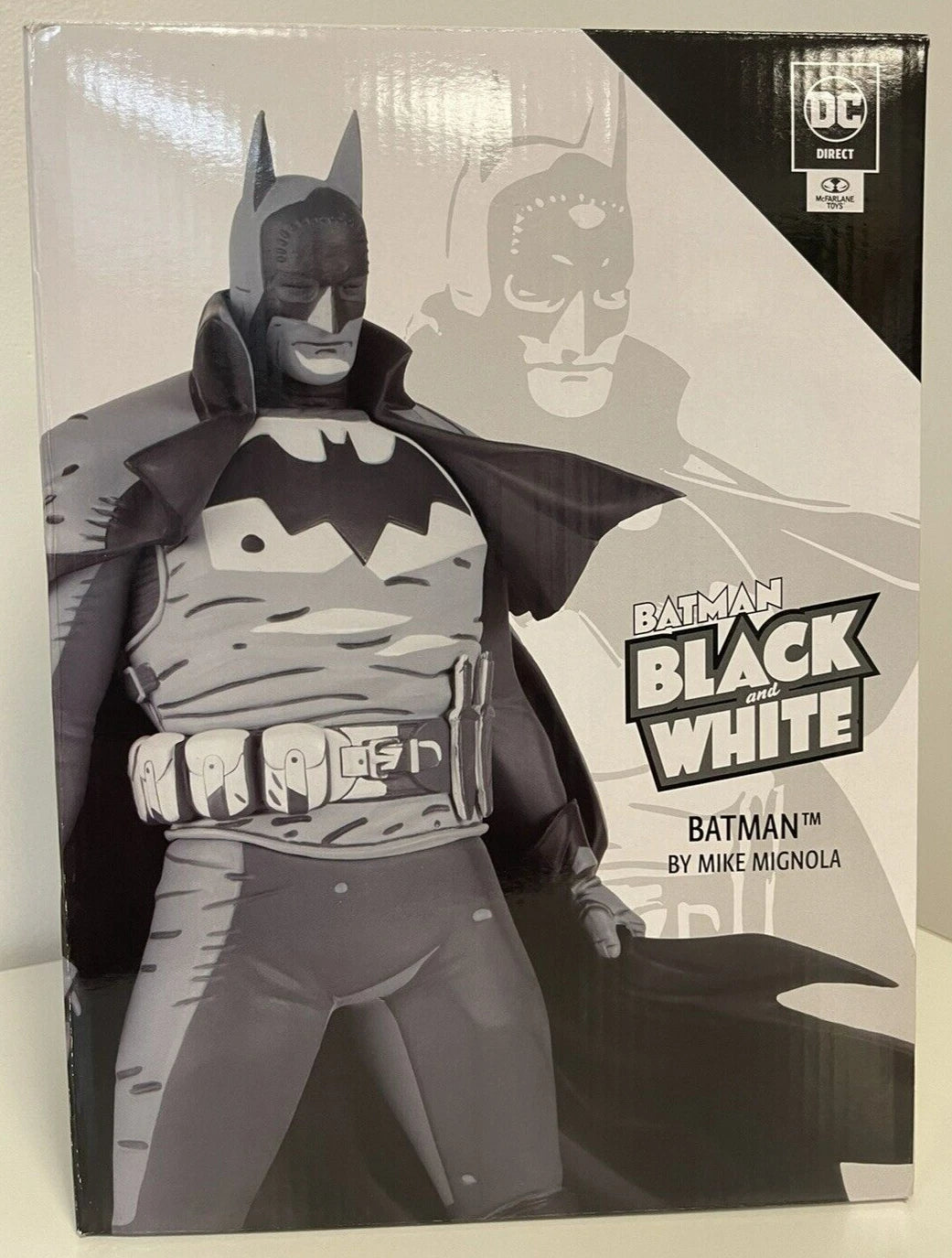 Batman Black & White Gotham by Gaslight by Mike Mignola 1:10 Scale Resin Statue (A)