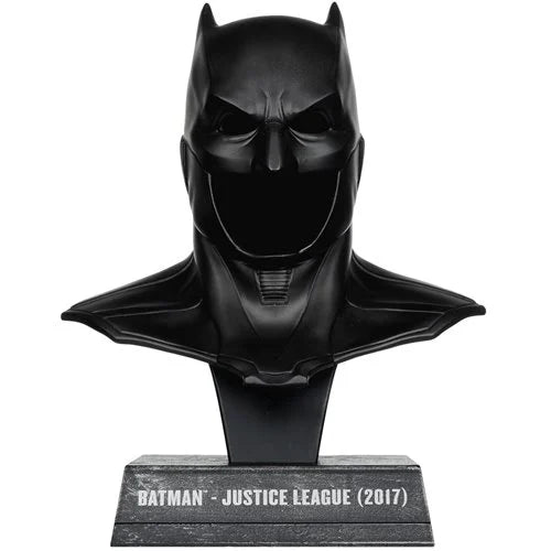 DC Prop Rep. W3 Batman Justice League 1:3 Cowl