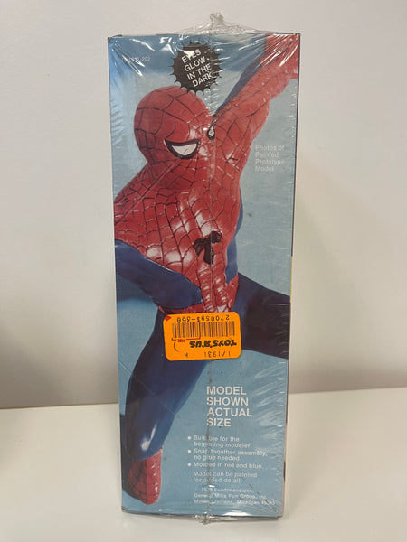 MPC Snap-Together Spider-Man Model Kit Clings To The Wall Eyes Glow In Dark