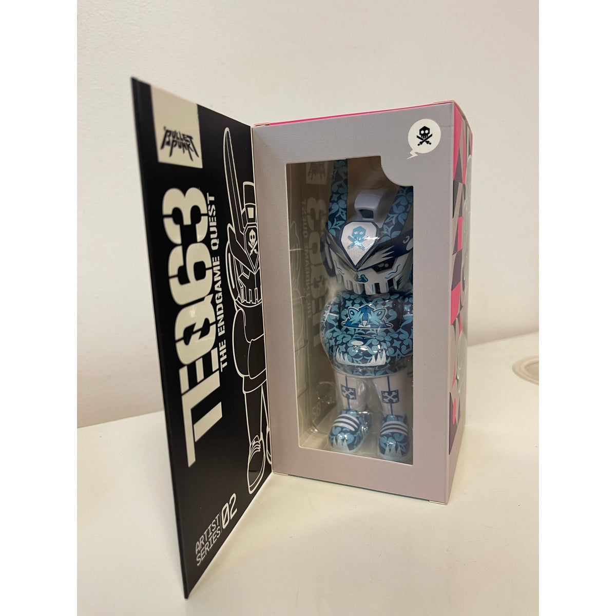 Quiccs x Add Fuel Blue TEQ63 Artist Series 02 Martian Toys actual figure and packaging photo 3