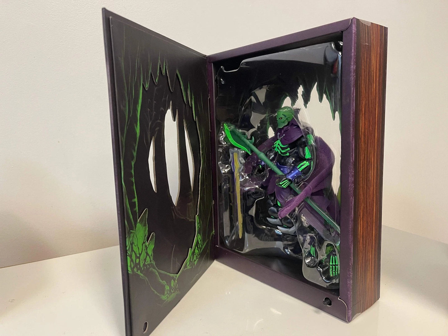 Masters Of The Universe Revelation Scareglow Figure with Original Shipping Box
