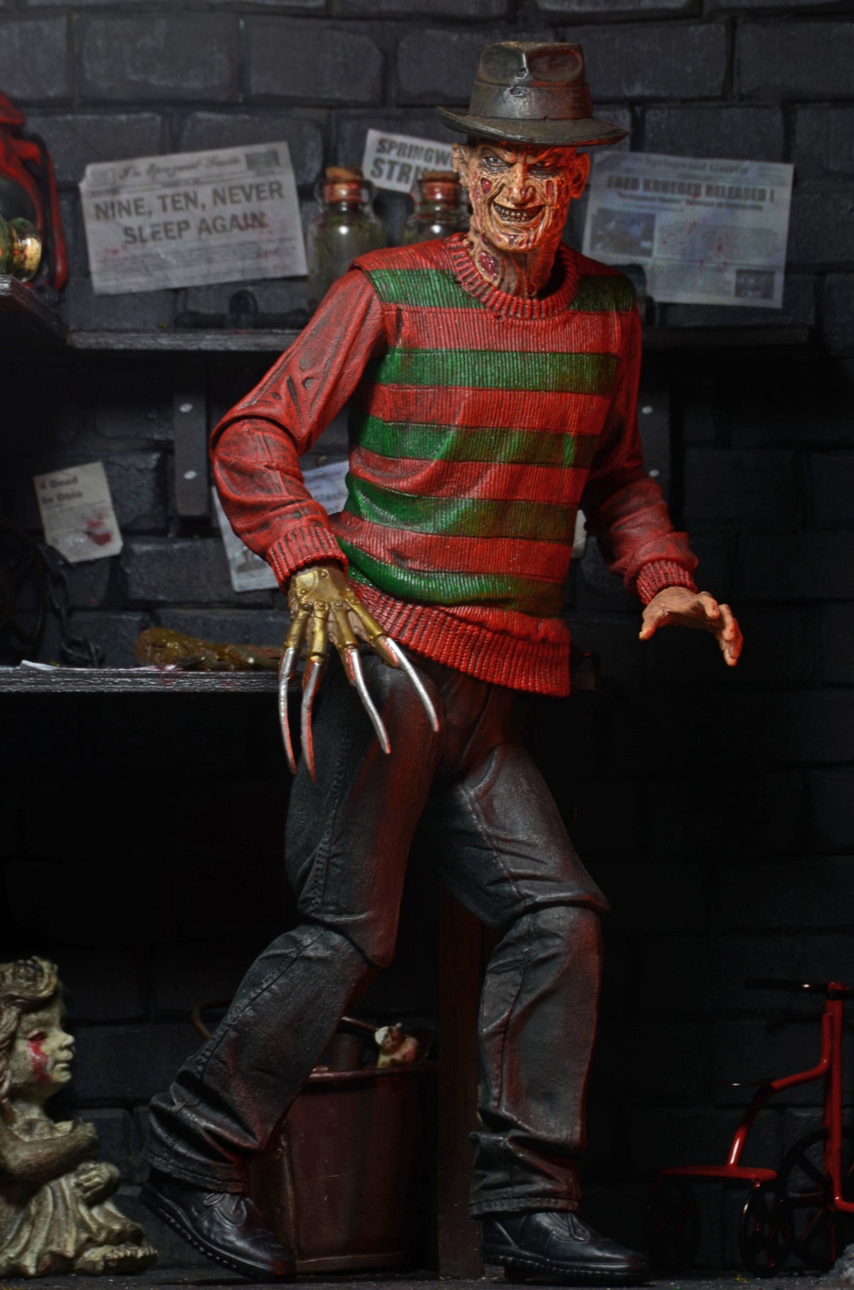 NIGHTMARE ON ELM STREET - 7IN SCALE ACTION FIGURE - ULTIMATE FREDDY