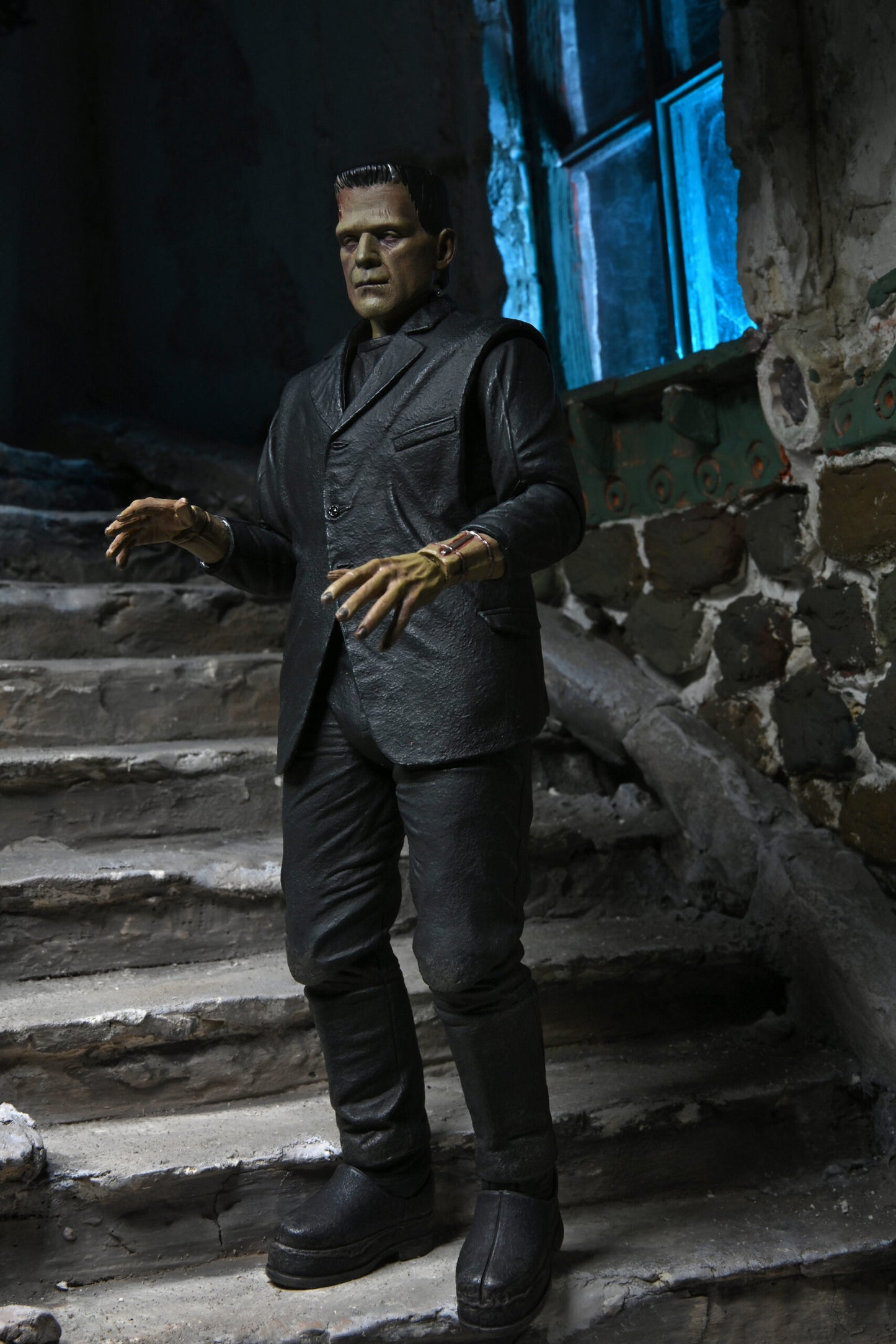 Universal Monsters 7″ Scale Action Figure Ultimate Frankenstein’s Monster (COLOR)