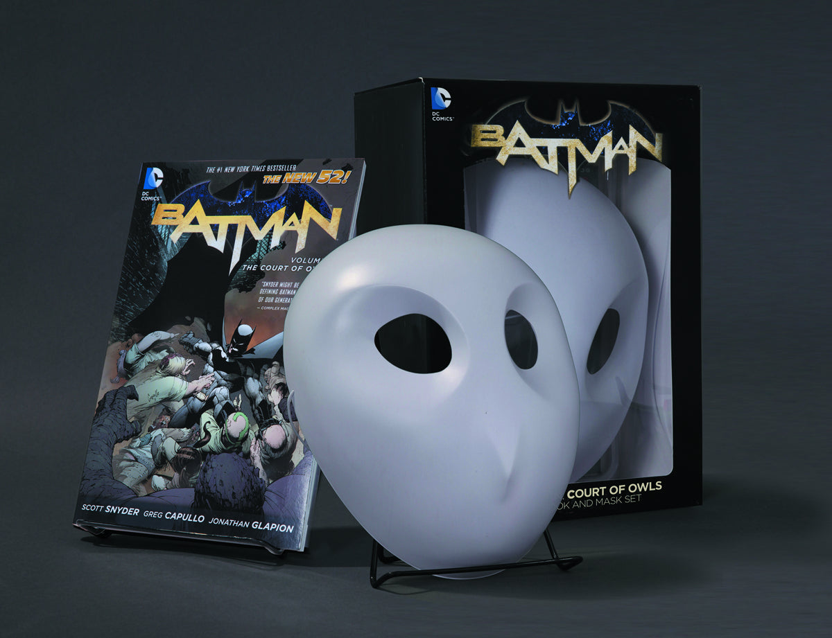 Batman Court of Owls Book & Mask Set